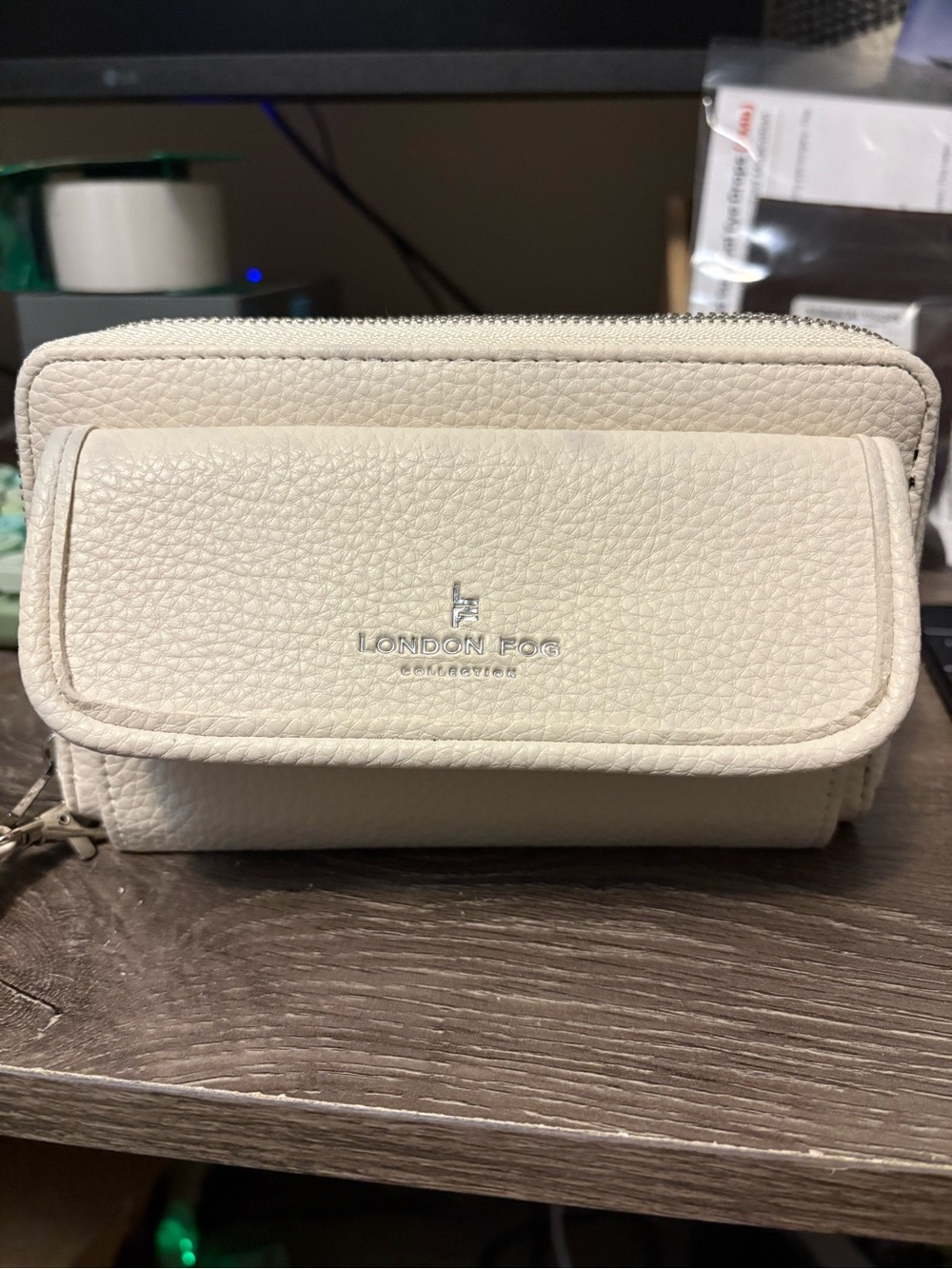 London Fog Cream Pebbled Leather Small Clutch Wallet